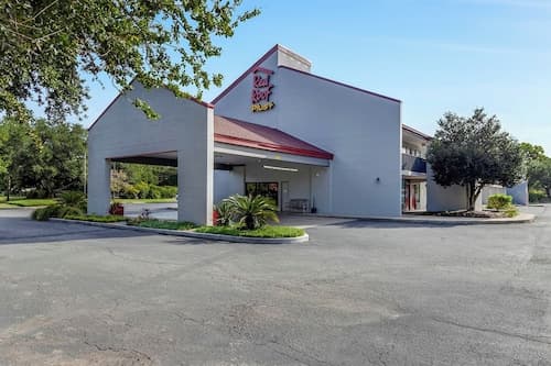 Red Roof Inn PLUS+ Mt Pleasant - Patriots Point