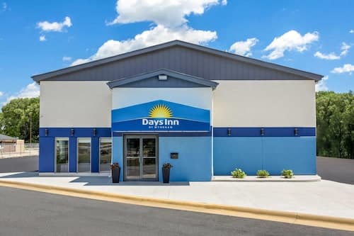 Days Inn by Wyndham La Crosse
