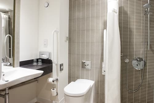 Holiday Inn Lincoln by IHG