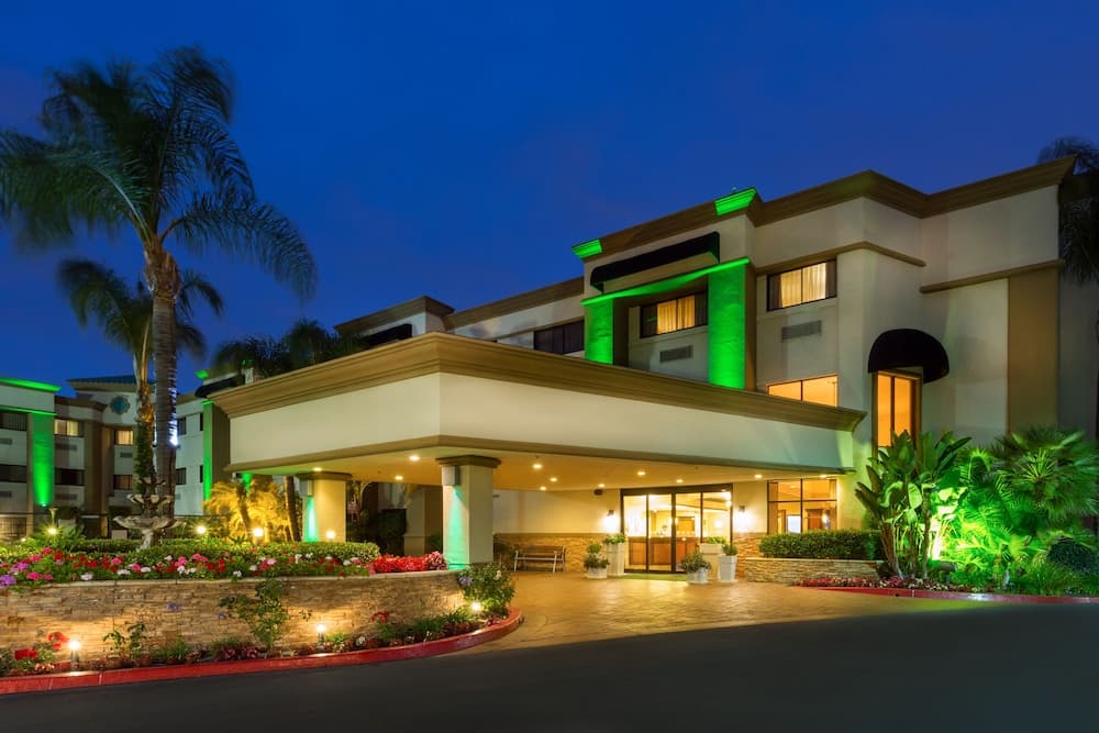 Holiday Inn Santa Ana Orange County Airport by IHG