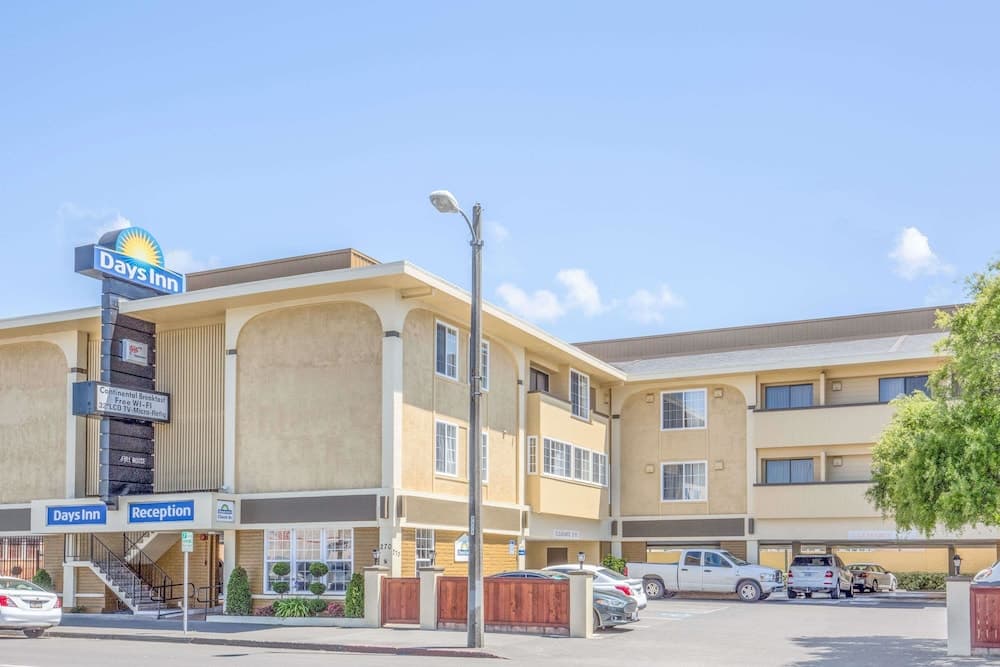 Days Inn by Wyndham Eureka CA