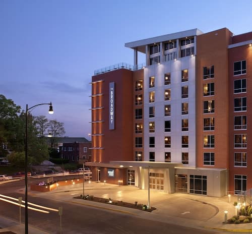The Broadway Columbia - a DoubleTree by Hilton