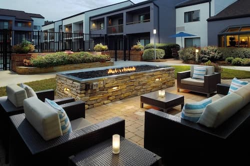 Courtyard by Marriott Raleigh Midtown