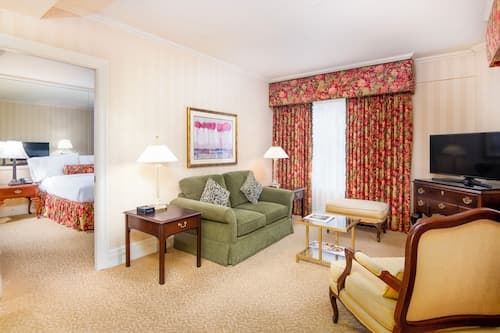 Mayflower Park Hotel