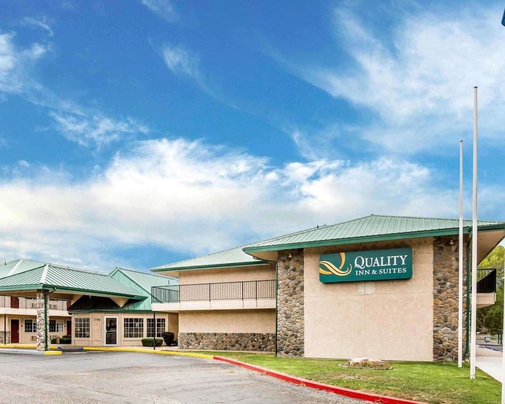 Quality Inn & Suites Minden