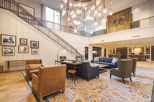Knott's Hotel