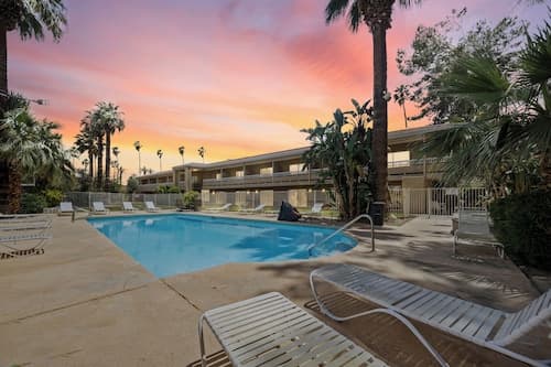 Sol Springs Inn