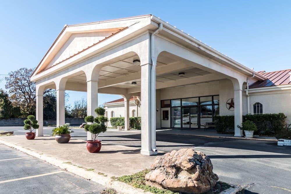 Motel 6 Stephenville, TX