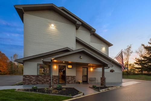 Super 8 by Wyndham Kent/Akron Area