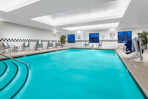 Holiday Inn Hotel & Suites Raleigh / Cary by IHG