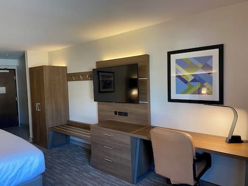 Holiday Inn Express & Suites Chatsworth by IHG