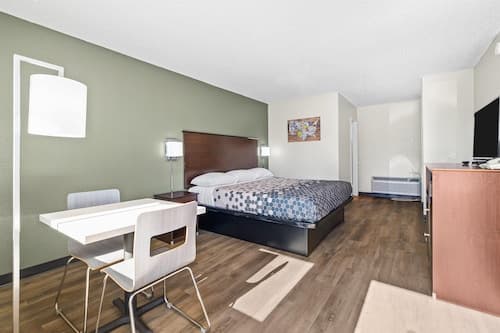 Bend Inn & Suites