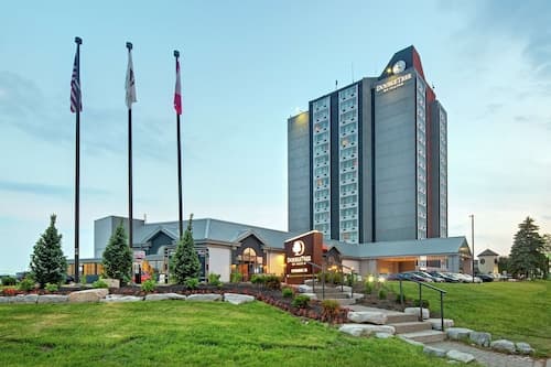 DoubleTree by Hilton Toronto Airport