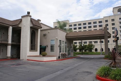 Queens Inn Anaheim