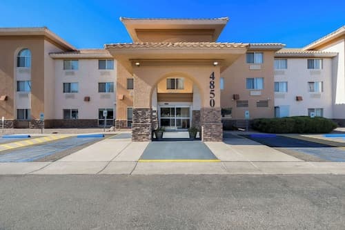 Comfort Inn & Suites near Kino Sports Complex