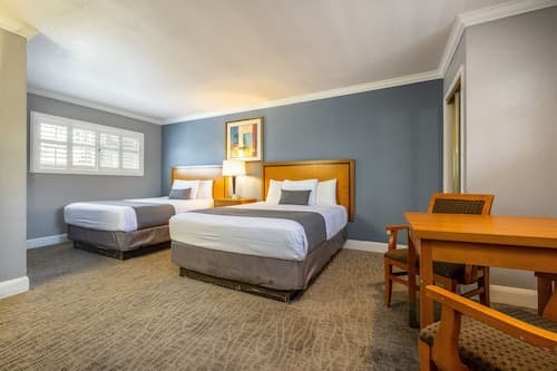 SOMA Park Inn – Civic Center