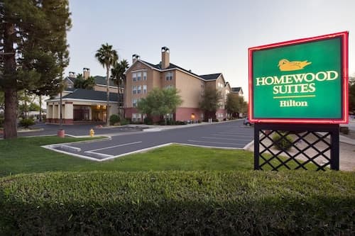 Homewood Suites by Hilton Phoenix-Biltmore
