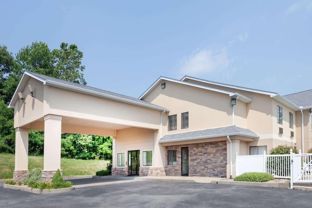Ramada by Wyndham Tell City