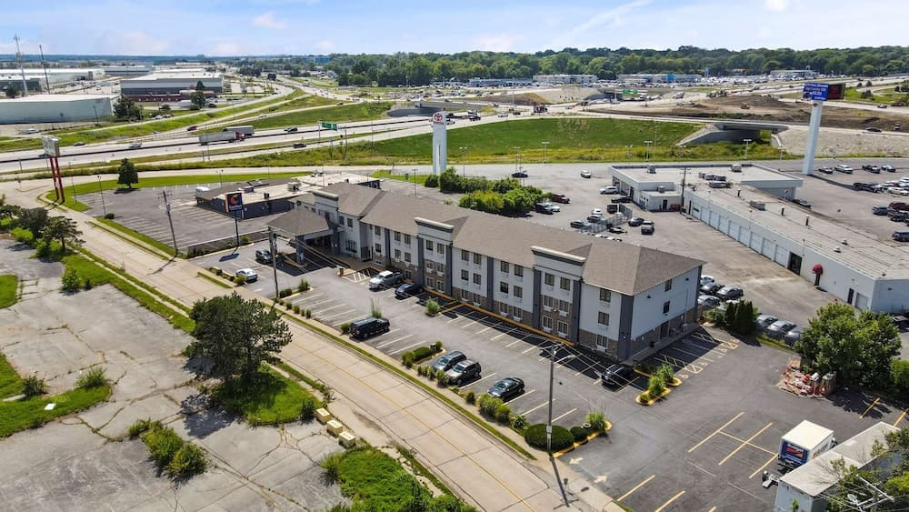 Comfort Inn & Suites St. Louis - Hazelwood