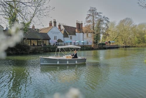 The Kingfisher Pub & Hotel