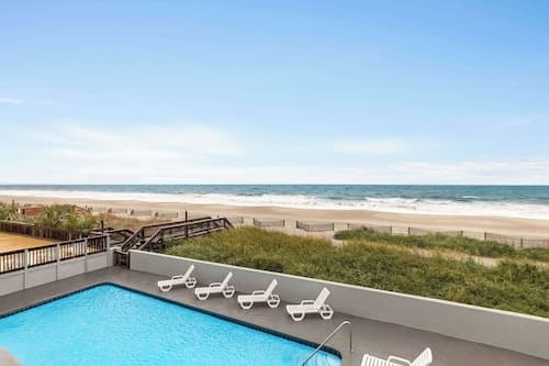 Days Inn by Wyndham Myrtle Beach-Beach Front