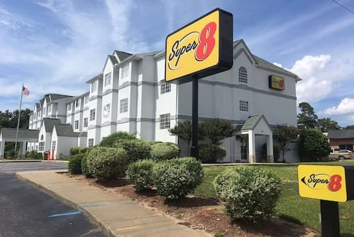Super 8 by Wyndham Harbison/Parkridge Hospital
