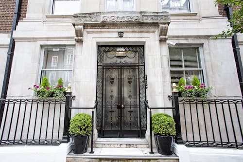 Astor Court Hotel