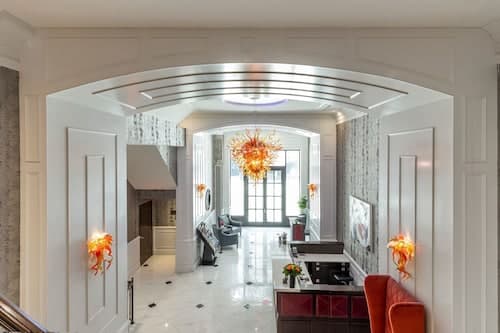 Broadway Plaza Hotel