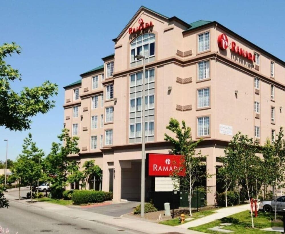 Ramada by Wyndham SeaTac Airport