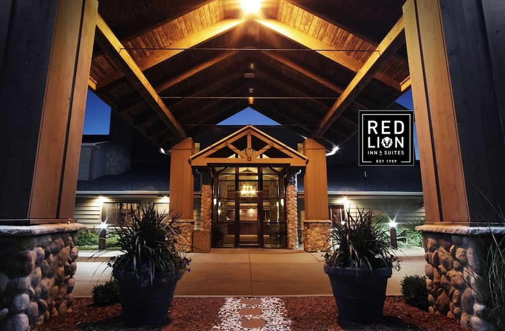 Red Lion Inn & Suites Grimes
