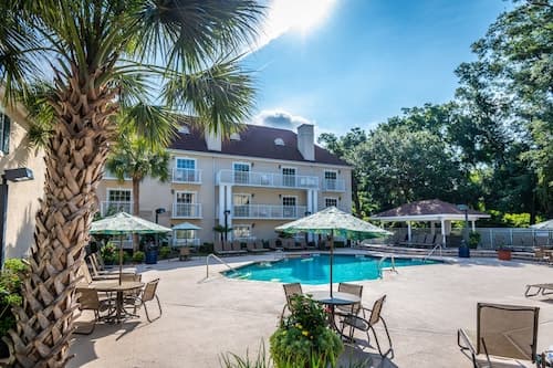 Palmera Inn and Suites