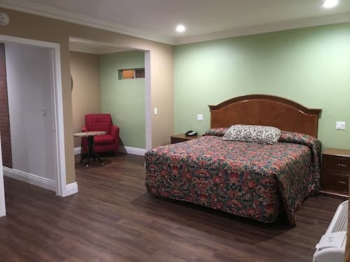 American Inn & Suites LAX