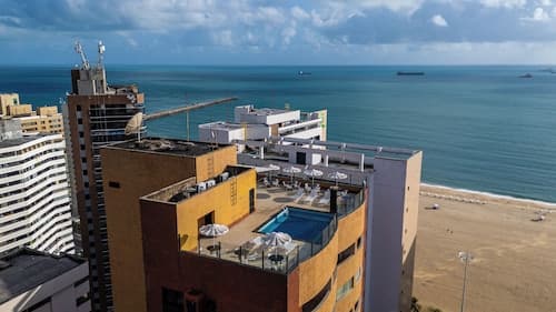 Plaza Praia Suites