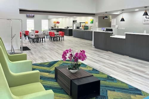 Quality Inn & Suites at Airport Blvd I-65
