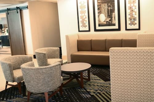 Holiday Inn Express & Suites Columbia-I-26 @ Harbison Blvd by IHG