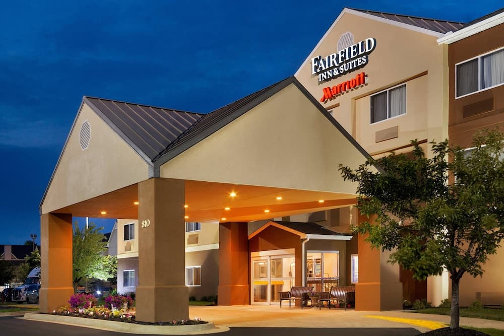 Fairfield Inn & Suites Lansing West