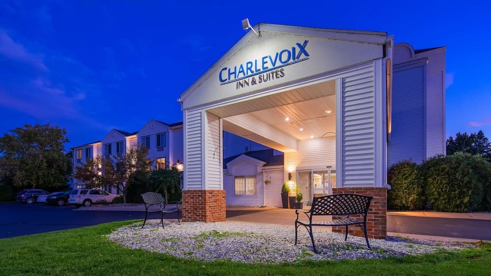 Charlevoix Inn & Suites SureStay Collection by Best Western