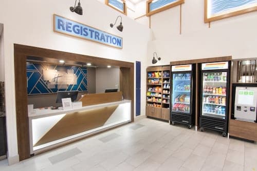 Holiday Inn Express & Suites Ft. Lauderdale Airport West by IHG