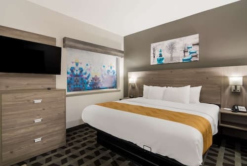 Quality Inn & Suites Waco North