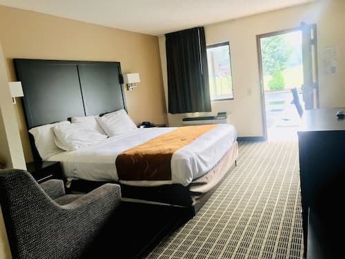 Baymont by Wyndham Acworth