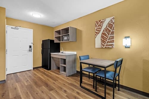 Suburban Studios Charlotte – Executive Park