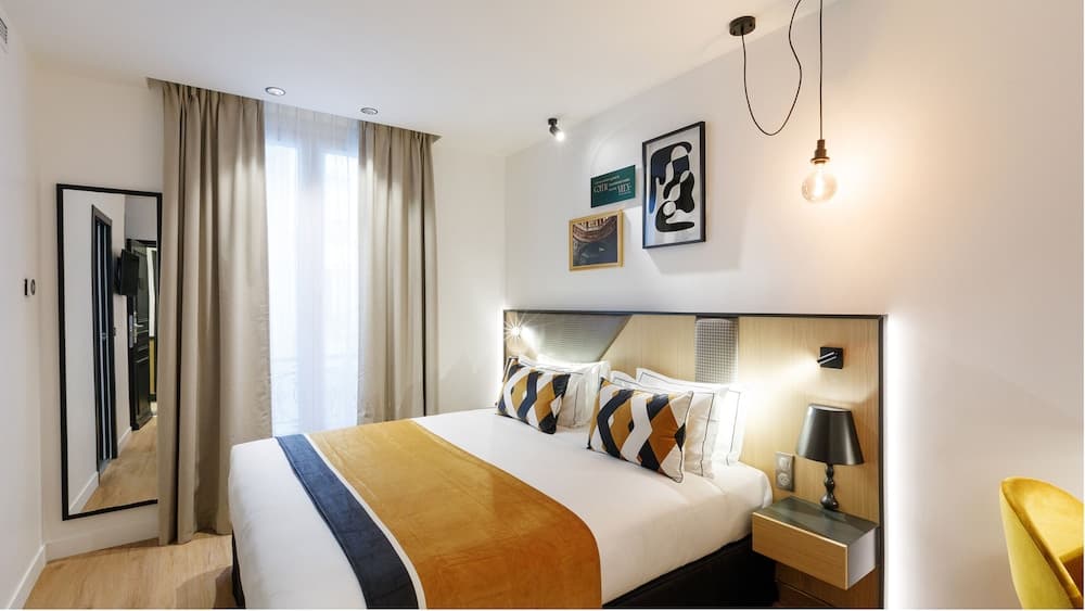 Star Champs Elysées