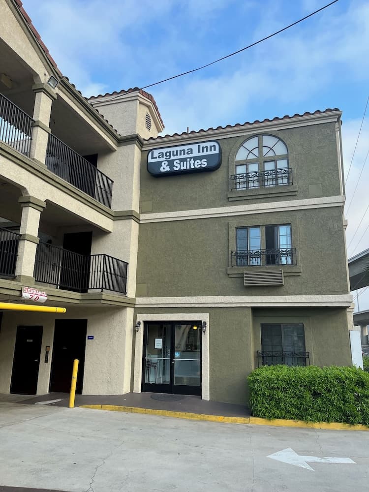 Laguna Inn & Suites