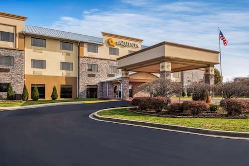 La Quinta Inn & Suites by Wyndham Fairborn Wright-Patterson