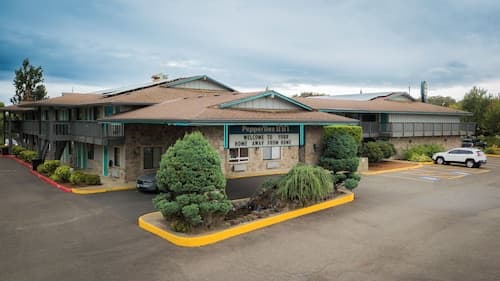 PepperTree Inn