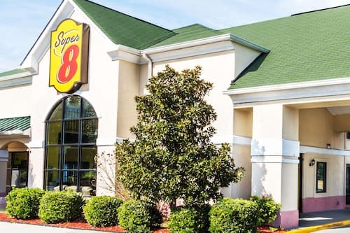 Super 8 by Wyndham Hull Street Midlothian / Richmond Area