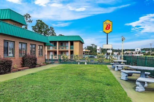 Super 8 by Wyndham Columbia SC / Ft. Jackson