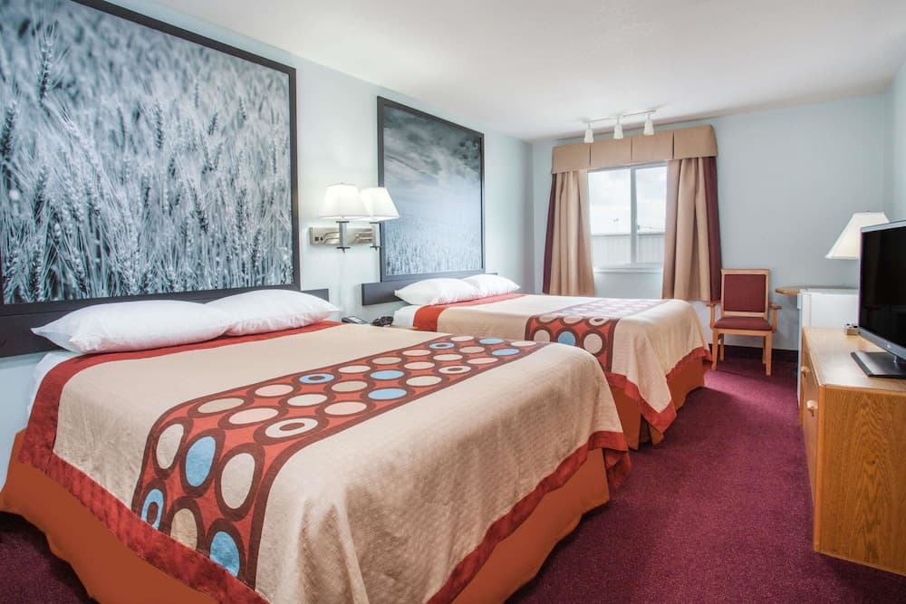 Super 8 by Wyndham Kindersley