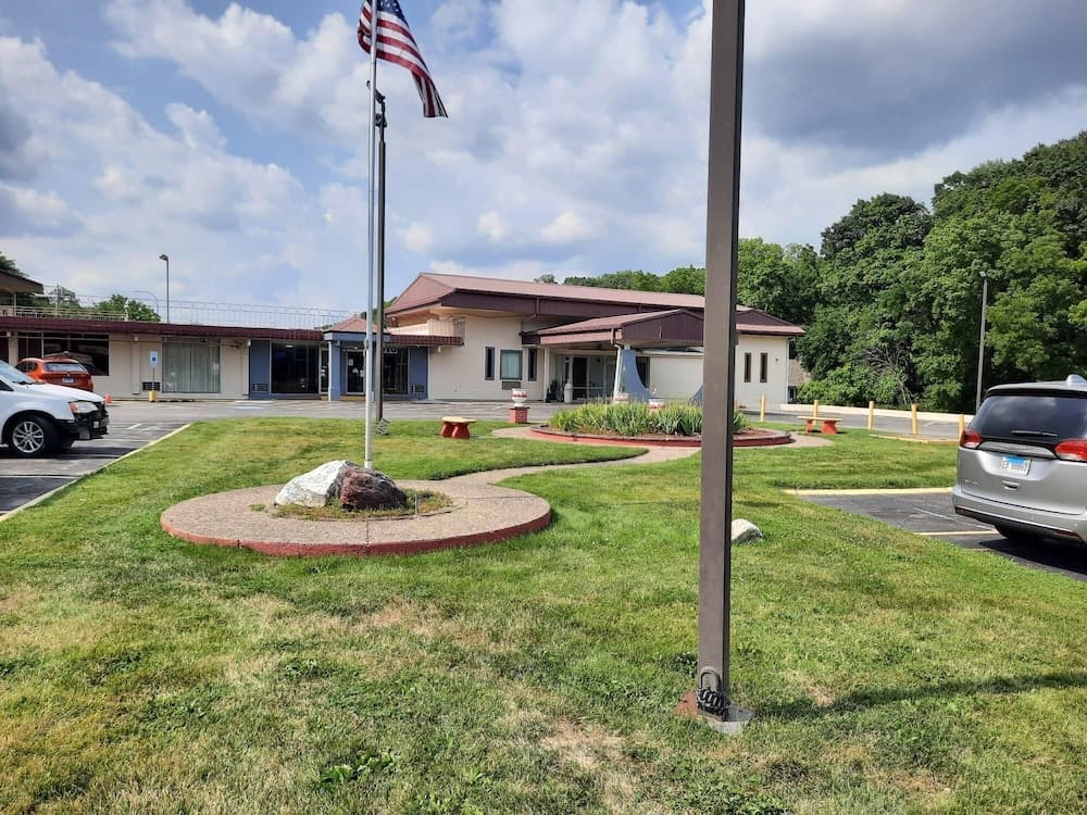 Americas Best Value Inn Moline