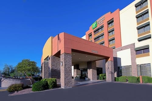 Holiday Inn Express & Suites Tempe by IHG